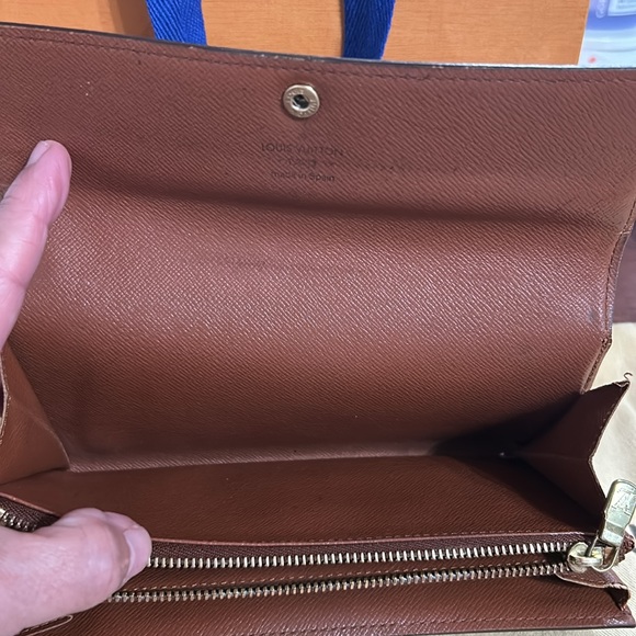 100% Authentic Louis Vuitton Monogram Sarah Long Wallet - Picture 9 of 15